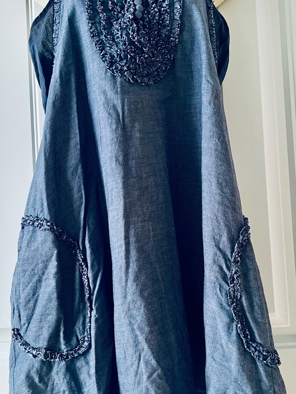 Gracia Sleeveless Dress Size S Blue Chambray Ruffled V-Neck